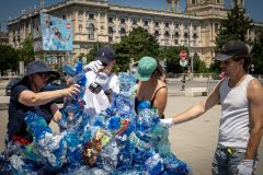 Oliver Hangl - Plastic-People-Dilemma - Foto: H. Prochart