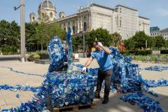 Oliver Hangl - Plastic-People-Dilemma - Foto: H. Prochart