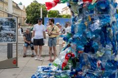 Oliver Hangl - Plastic-People-Dilemma - Foto: H. Prochart