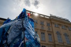 Oliver Hangl - Plastic-People-Dilemma - Foto: H. Prochart
