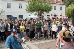Graz Guerillawalks: Oliver Hangl feat. Barbis Ruder / Foto: H. Prochart