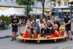 Mobile Bühne: Ferdinand Schmalz & schule für dichtung / Photo: H. Prochart