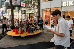 Mobile Bühne: Ferdinand Schmalz & schule für dichtung / Photo: H. Prochart