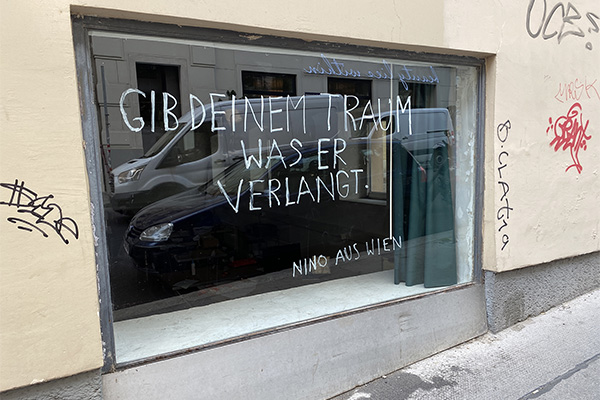 Projekt 111: window words #2: Nino aus Wien