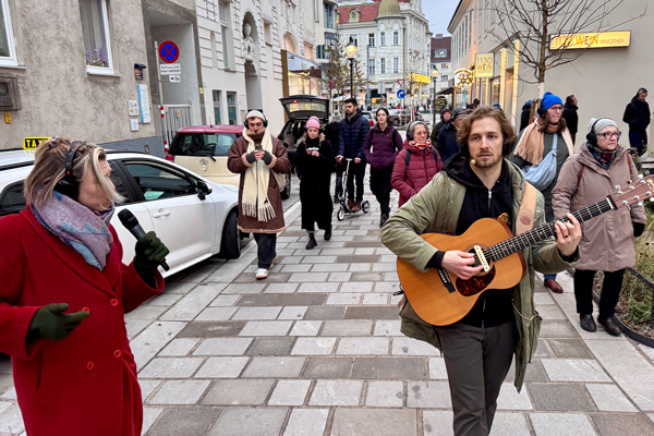 Walking Concert - B WELCOME