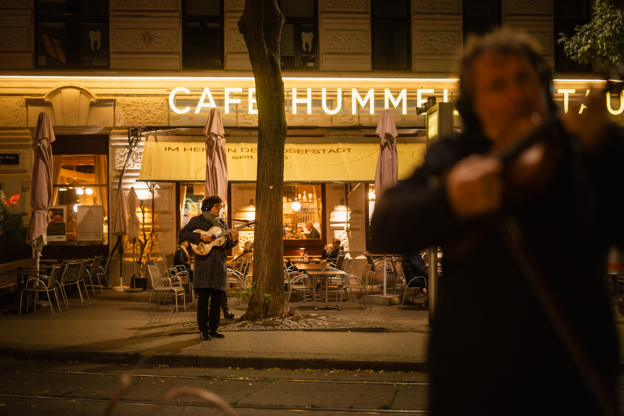 Josef-Matthias-Hauer-Platz ON EAR