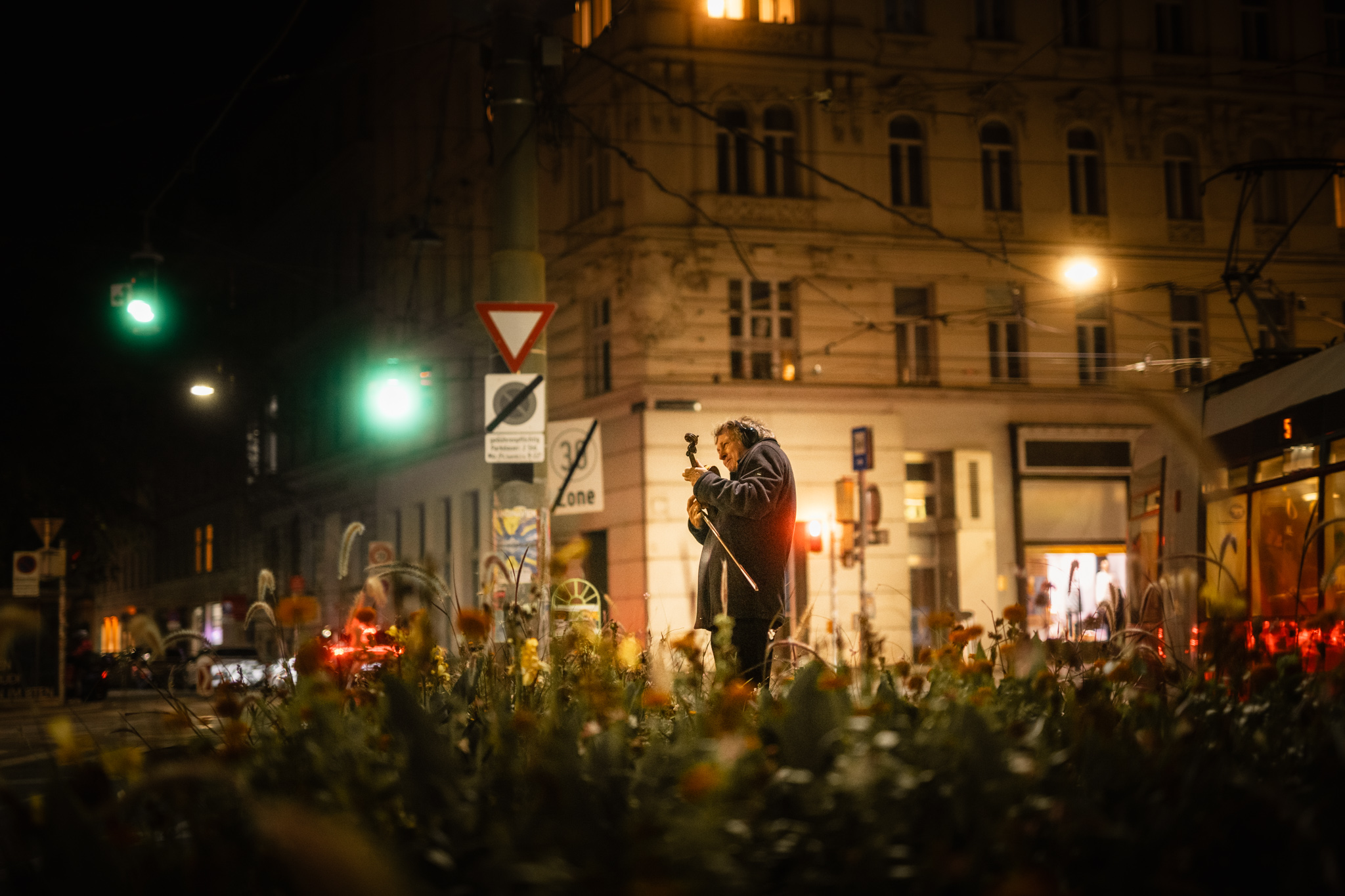 Josef-Matthias-Hauer-Platz ON EAR