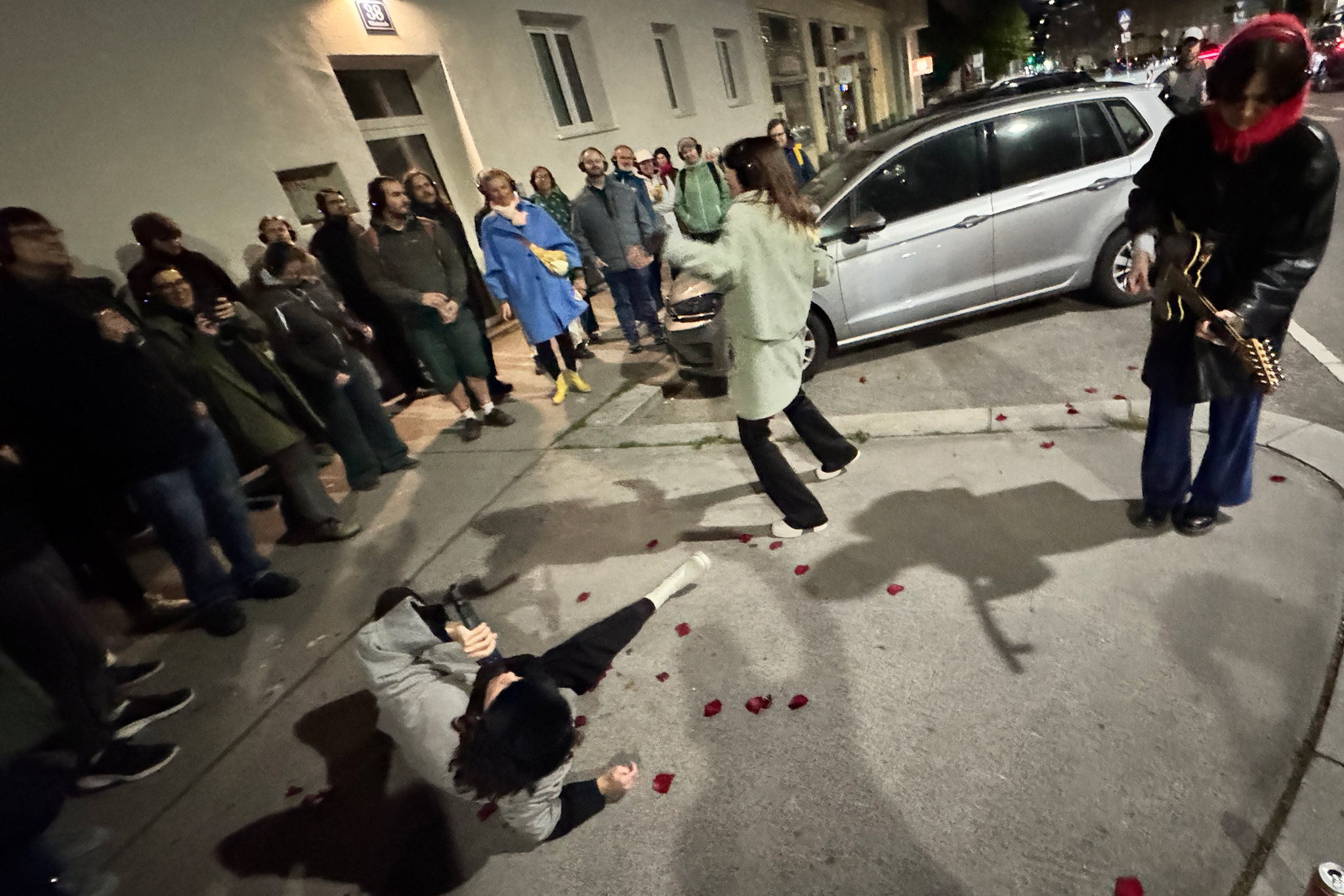 walking concert Cousines like Shit 2025